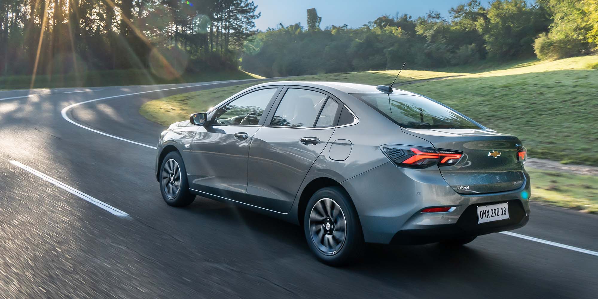 Chevrolet Onix Sedán por carretera