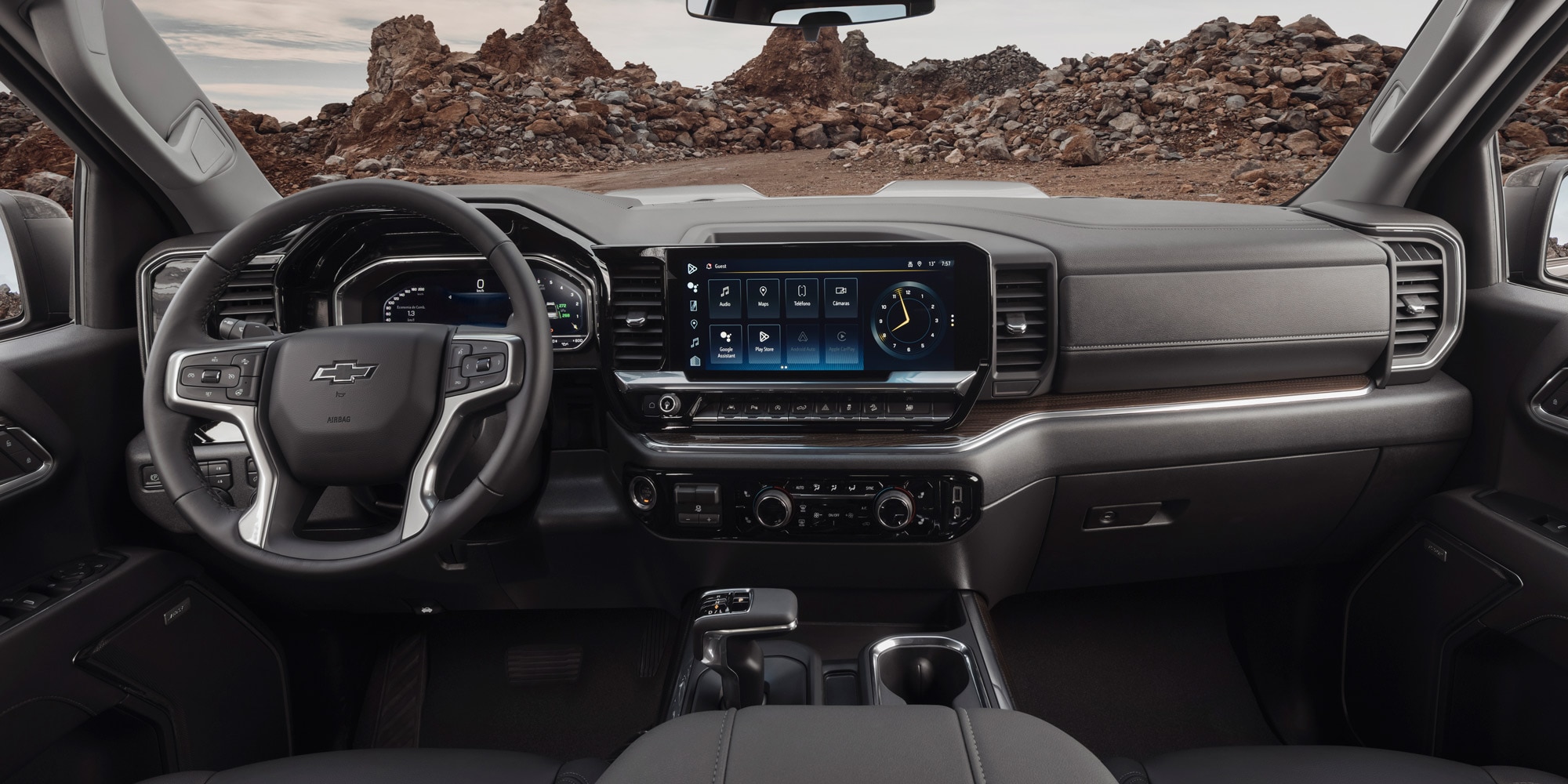 Interior con pantalla digital y volante Silverado Z71